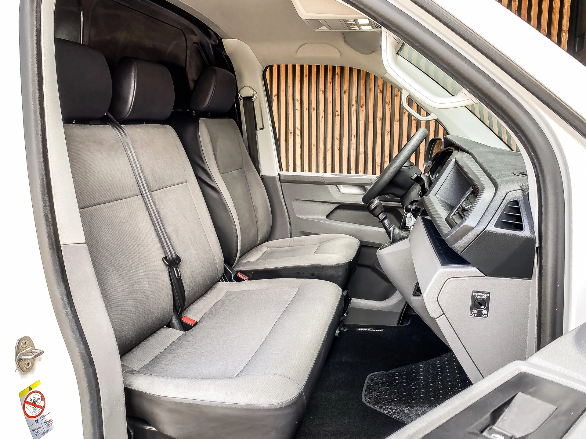 Volkswagen Transporter 2020 - 2.0 TDI 110PK Bestelwagen L1H1 afbeelding 15