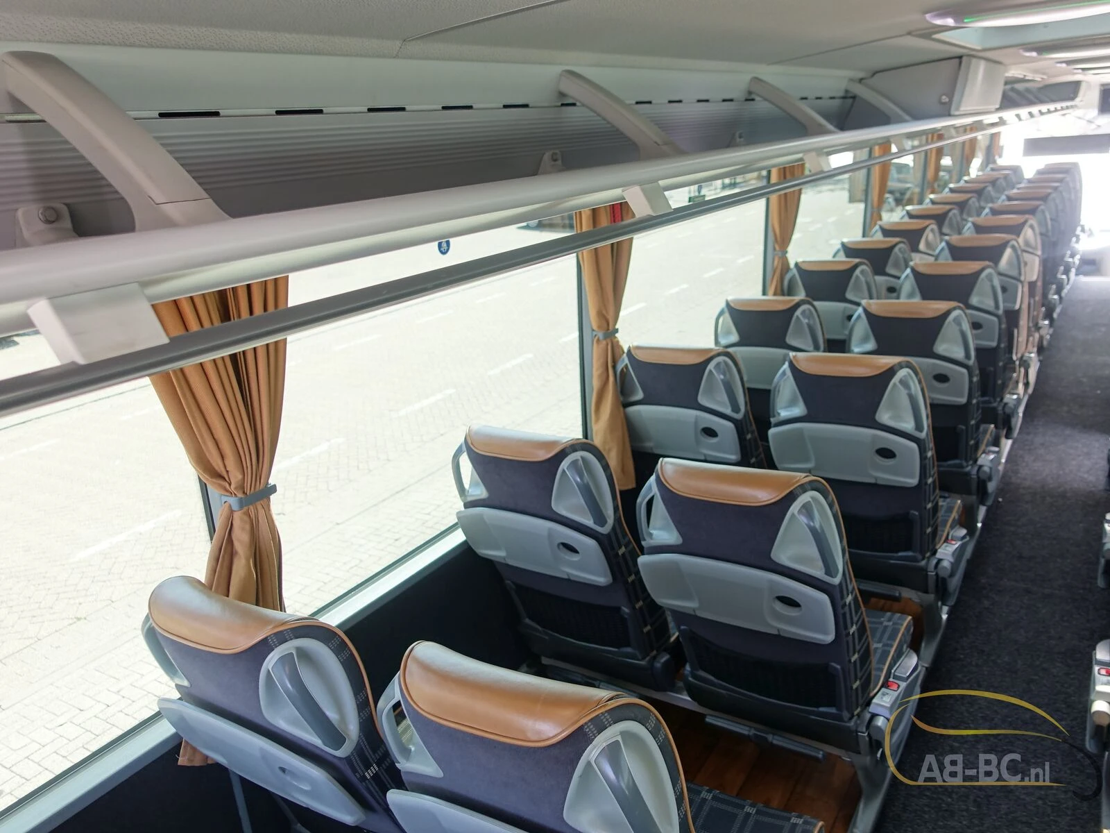 Mercedes-Benz Tourismo RHD-L, 62 Seats, Euro 6 2015 afbeelding 82