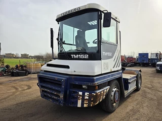 Terberg RT283 | TERMINAL TRACTOR 4X4| TURNING CHAIR. | AUTOMATIC GEAR | 27315 HOURS |  hydraulic system| 2012 - N/A imagem 1