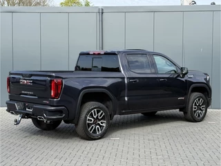 GMC Sierra 2024 - AT4 6.2L V8 420 PK / BPM VRIJ!! / VIRTUAL COCKPIT / HEAD UP / 360 CAMERA / BOSE / LEDER / TREKHAAK / 3500 KG AHG bild 3