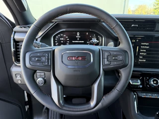 GMC Sierra 2024 - AT4 6.2L V8 420 PK / BPM VRIJ!! / VIRTUAL COCKPIT / HEAD UP / 360 CAMERA / BOSE / LEDER / TREKHAAK / 3500 KG AHG bild 13
