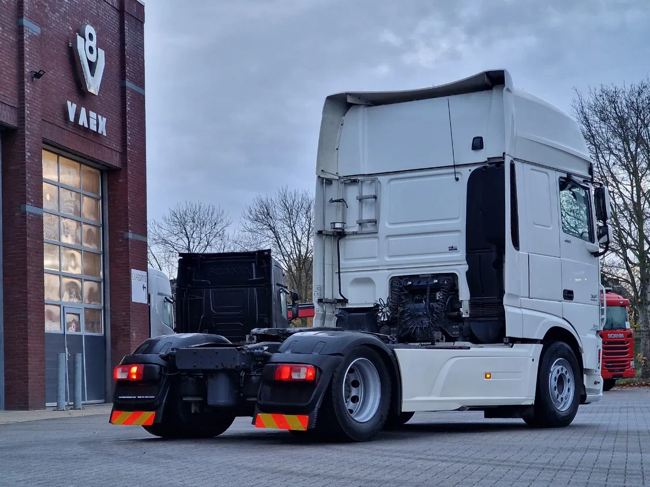 DAF XF 2014 - 460 SuperSpaceCab 4x2 - Full air - Night Clima - TV -Microwave - Full spoiler - Navi zdjęcie 7