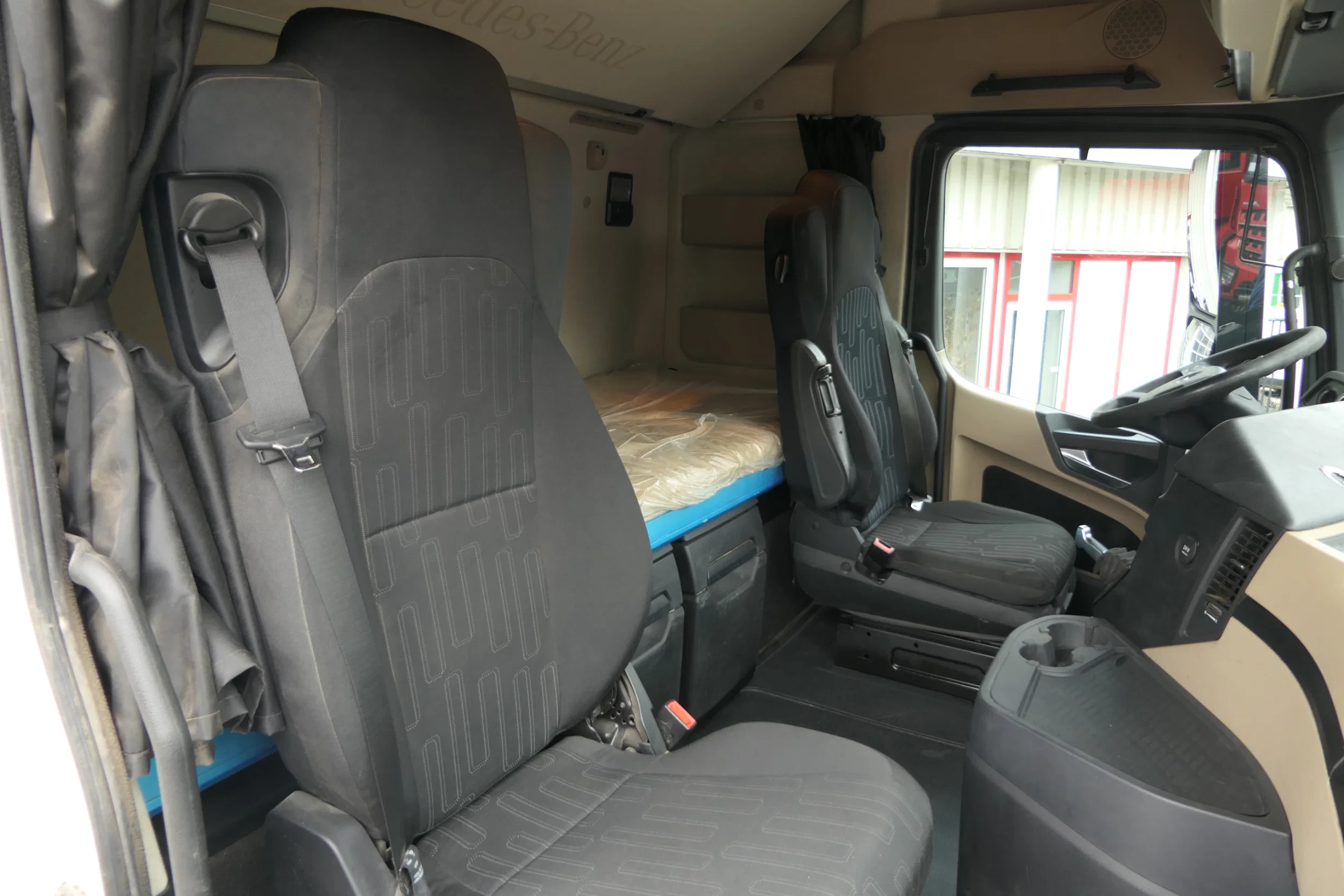 Mercedes-Benz Actros 2019 - 1945 | Hydraulic | Retarder | 521089Km | 2019 | Smart Tacho 2 | Stand Klima | Euro6 | TUV/MOT/APK 02-2027 | Belgium Truck afbeelding 44