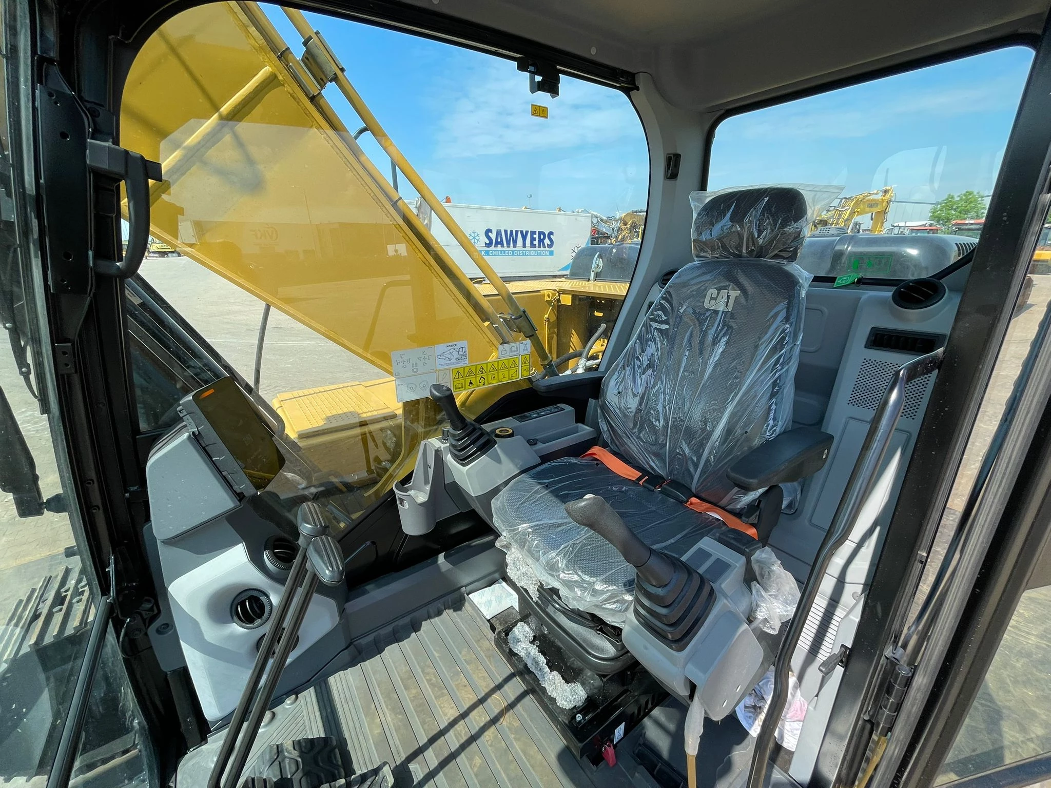Caterpillar 323D3 2025 imagen 20