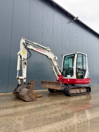 Takeuchi N/A 2010 - TB235 image 1