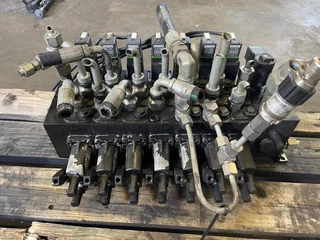 DAF N/A - GEESINK GPM-3 VALVE BLOCK P607724-11 P0729218/001  zdjecie 1