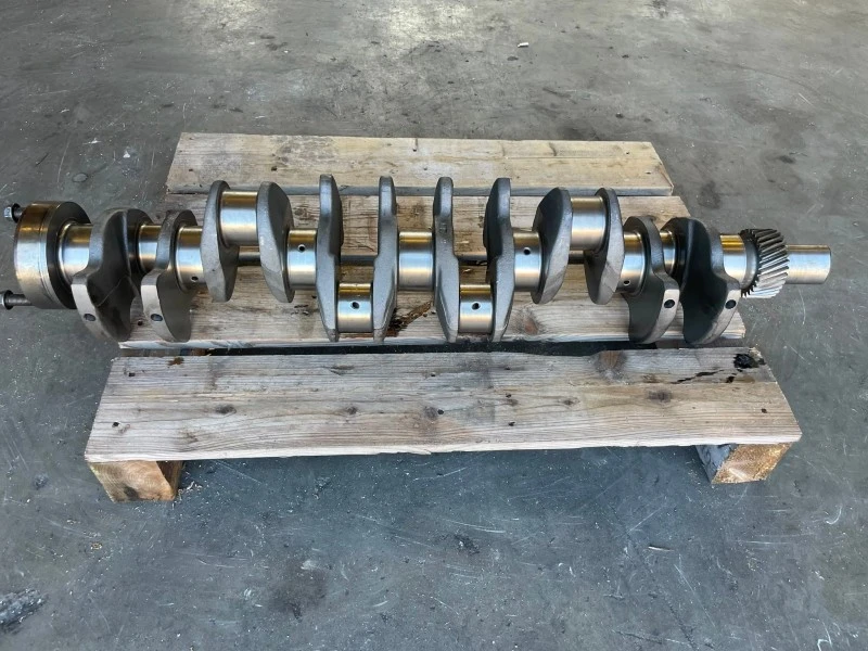 Volvo - 8192122 / 8112931 / 24427376 CRANKSHAFT D6B afbeelding 1