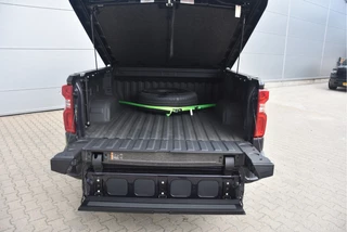 Chevrolet Silverado 2024 - 1500 6.2 High Country obrazek 27