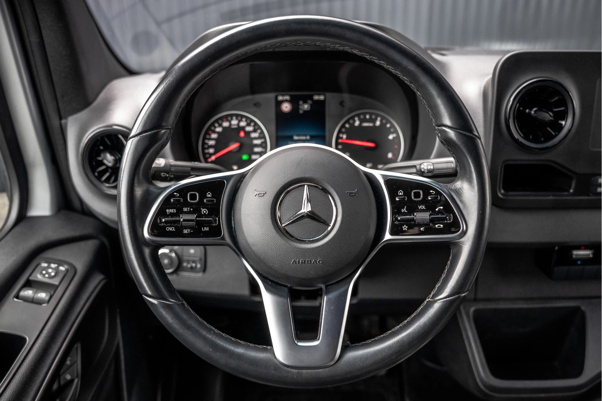 Mercedes-Benz Sprinter 2023 - 315 CDI RWD L3H2 | ZGAN | Automaat | 1e Eigenaar | Camera | Carplay | Cruise | Mbux | Climatronic Bild 14