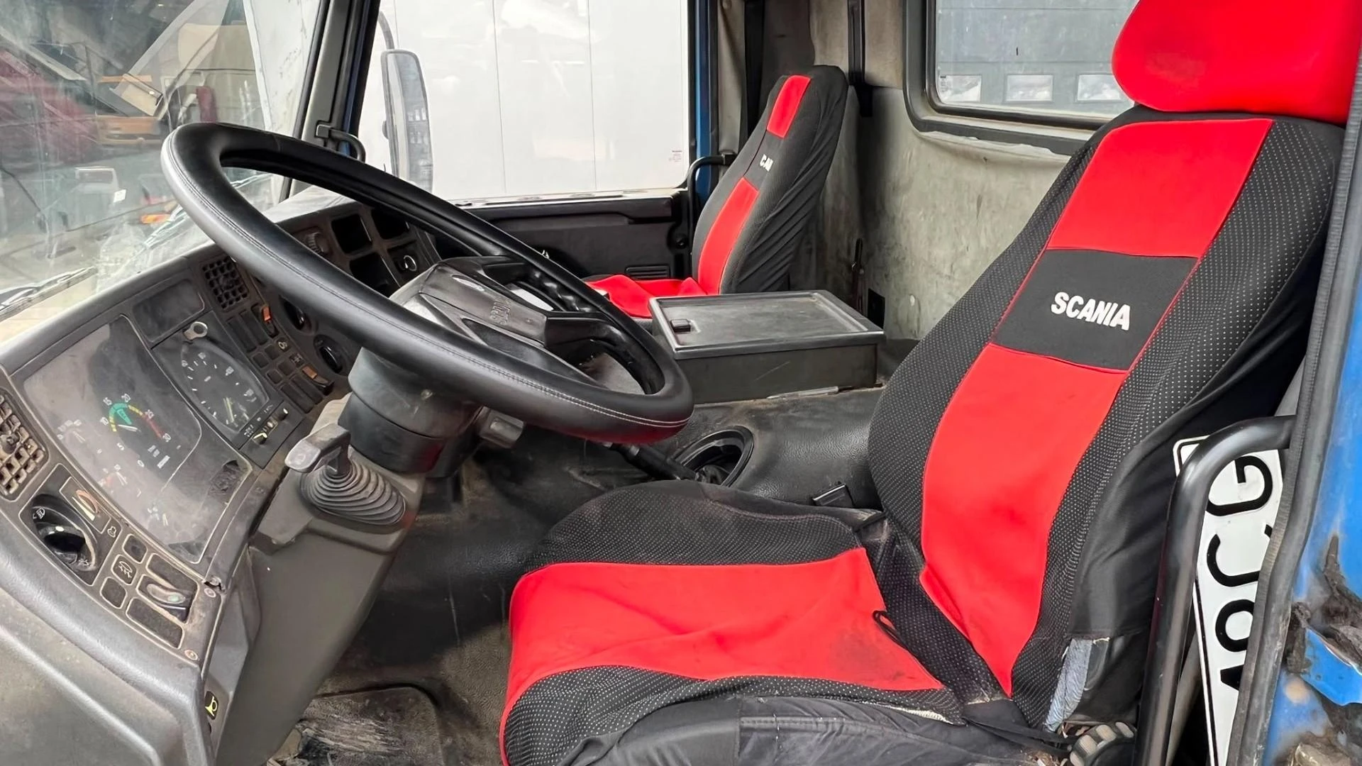 Scania 93 - 220 1999 image 10