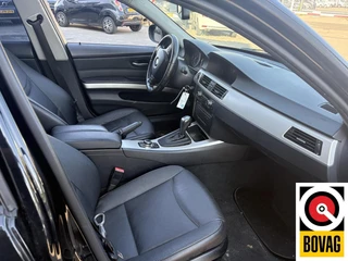 BMW 3 Series 2010 - Touring 320i High Executive auto loop op 3 cilinder. image 9