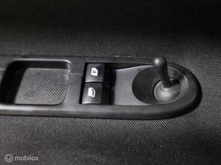 Peugeot 207 2011 - 1.4 XR Premium + obrazek 12