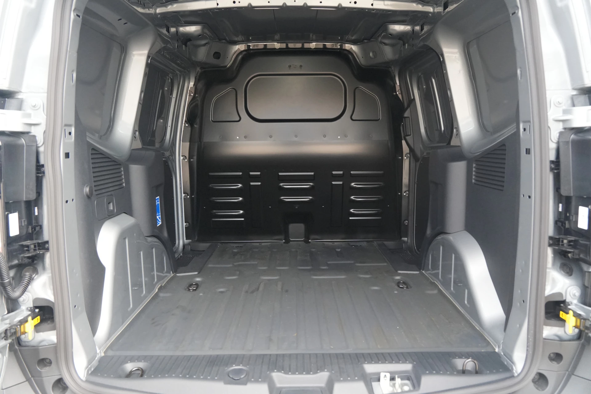 Ford E-Transit Courier 2026 - Limited 44 kWh 136pk - Trekhaak - Stoel/Stuurverwarming - ACC - Blindspot - Camera - Rijklaar Bild 10