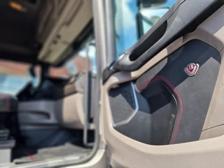 Scania S 2023 - 660S V8 NGS Highline 6x2 - Retarder - Full air - Leather - Led - Alloy wheels obrazek 24