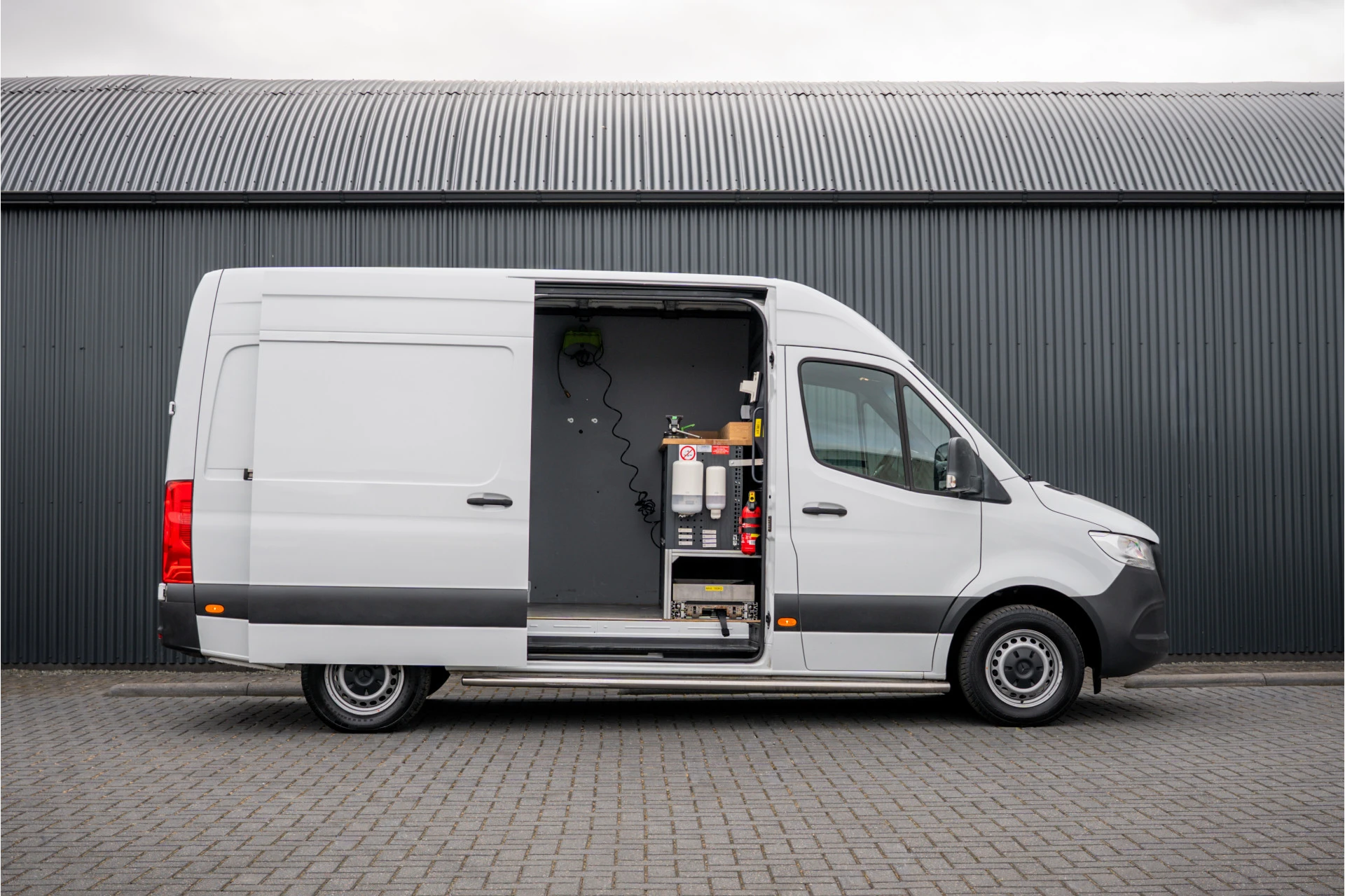 Mercedes-Benz Sprinter 2019 - 311 CDI RWD L2H2 | | Volledig Ingericht | Mbux | Camera | Climatronic afbeelding 7