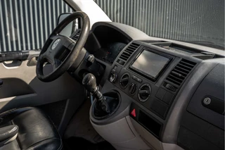 Volkswagen Transporter 2005 - T5 L2H1 | Marge | 2.5 TDI | DC 5-Zits | 130 PK | 1ste Eigenaar | Cruise | Navi | Airco | Trekhaak afbeelding 2 miniatuur