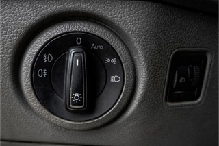 Volkswagen Crafter 2018 - 35 2.0 TDI L3H2 Highline | 141 PK | 4-Motion | Camera | Navi | Cruise | Airco obrazek 23