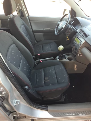 Mazda 2 2003 - 1.4 Exclusive , 5 deurs obrazek 20