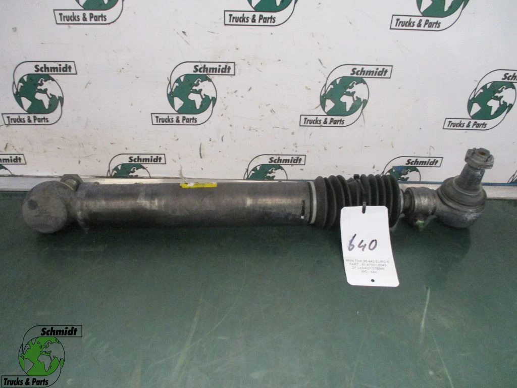 MAN - 81.47501-6043 STUUR CILINDER MAN MET VOORLOOPAS EURO 6 R+L obrázek 1