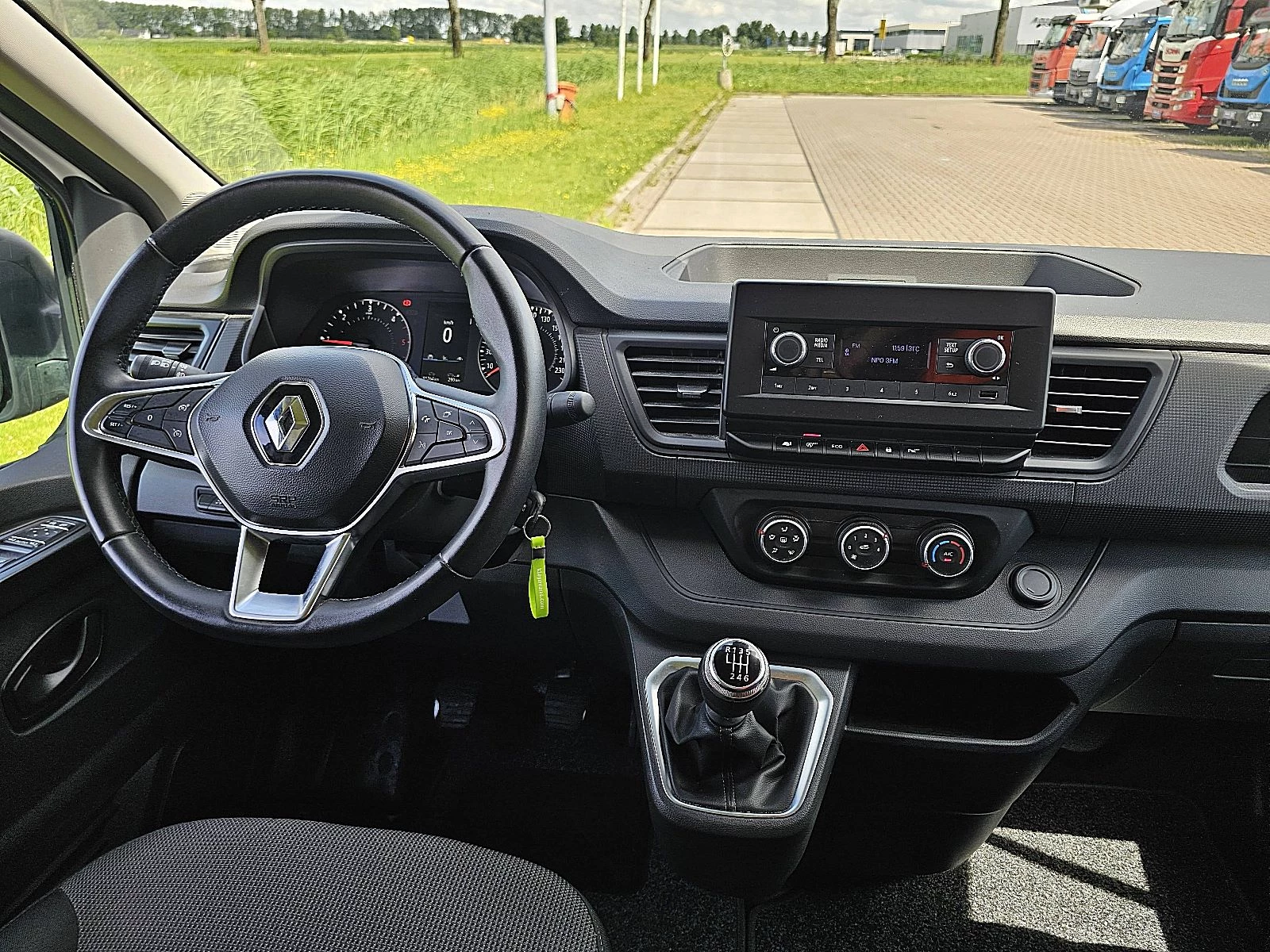 Renault Trafic 2022 - 2.0 DCI Bild 8
