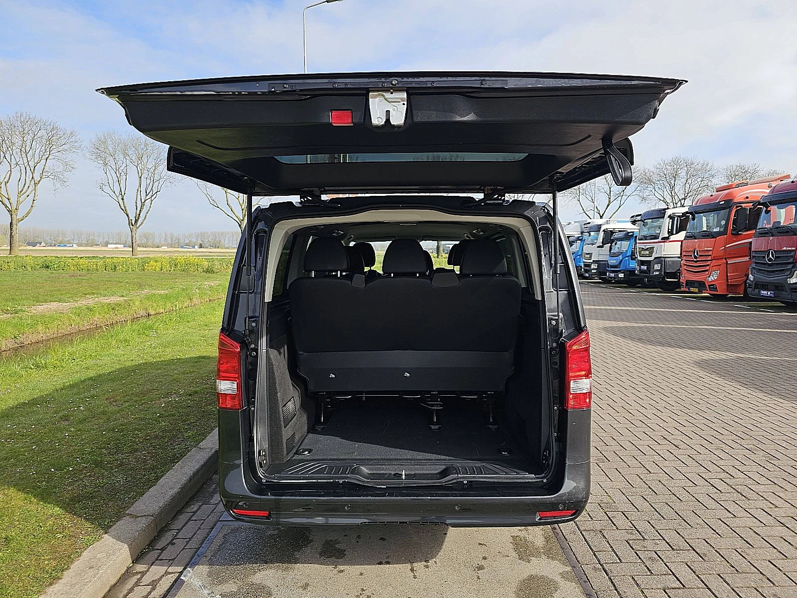 Mercedes-Benz Vito 2023 - 114 CDI TOURER zdjęcie 14