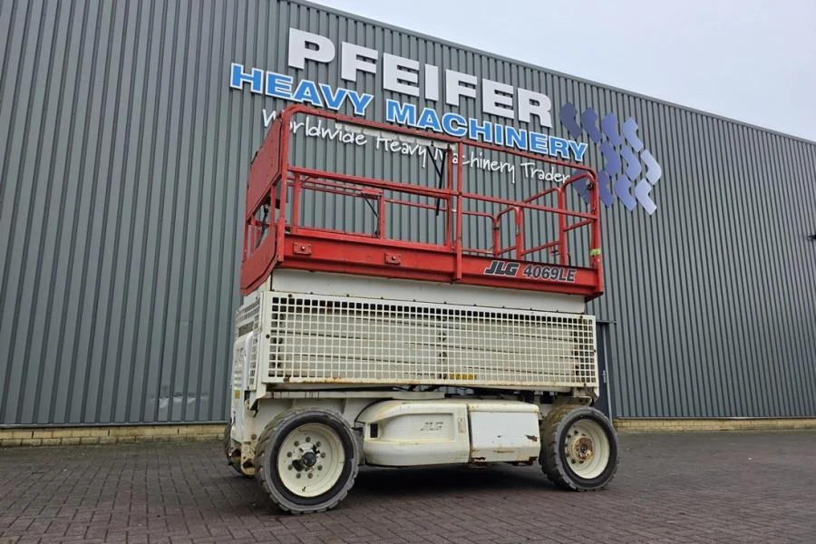 JLG 2008 - 4069LE Electric, 14.2m Working Height, 360kg Capac image 1