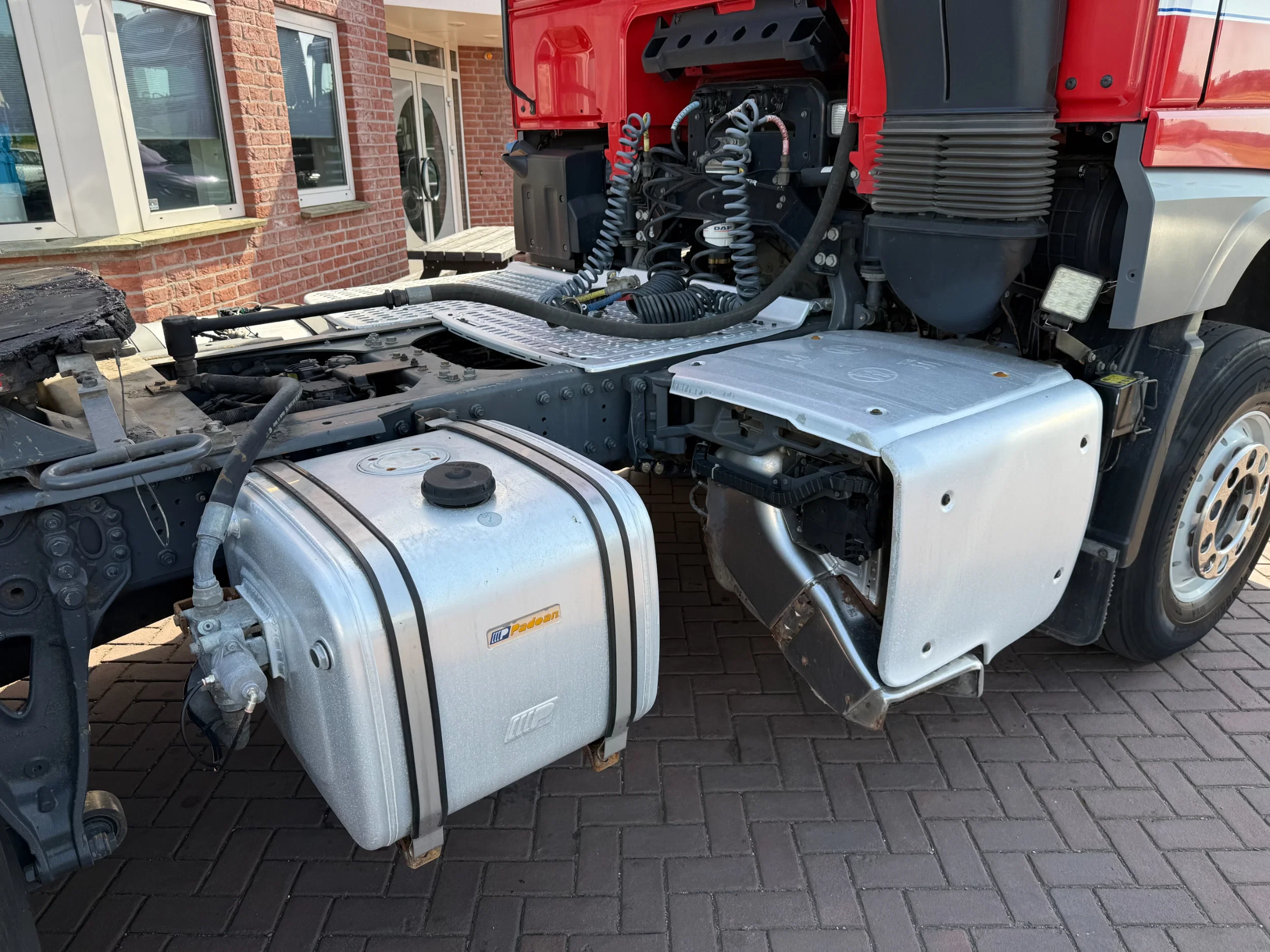 DAF XF 450 2018 - XF450 4X2 / Hydrauliek / Smart tacho / Standairco / 2 Bedden / APK 12-2026 afbeelding 7
