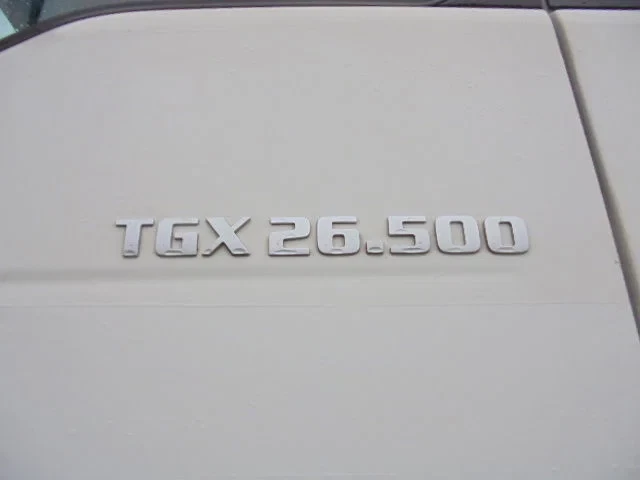 MAN TGX 2018 - 26.500 6X2 EUR6 NL TRUCK image 18