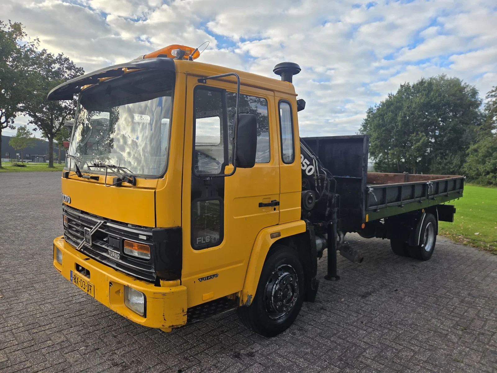 Volvo FL 611 1987 - Tipper Manual Dieselpump Steel Suspension afbeelding 1