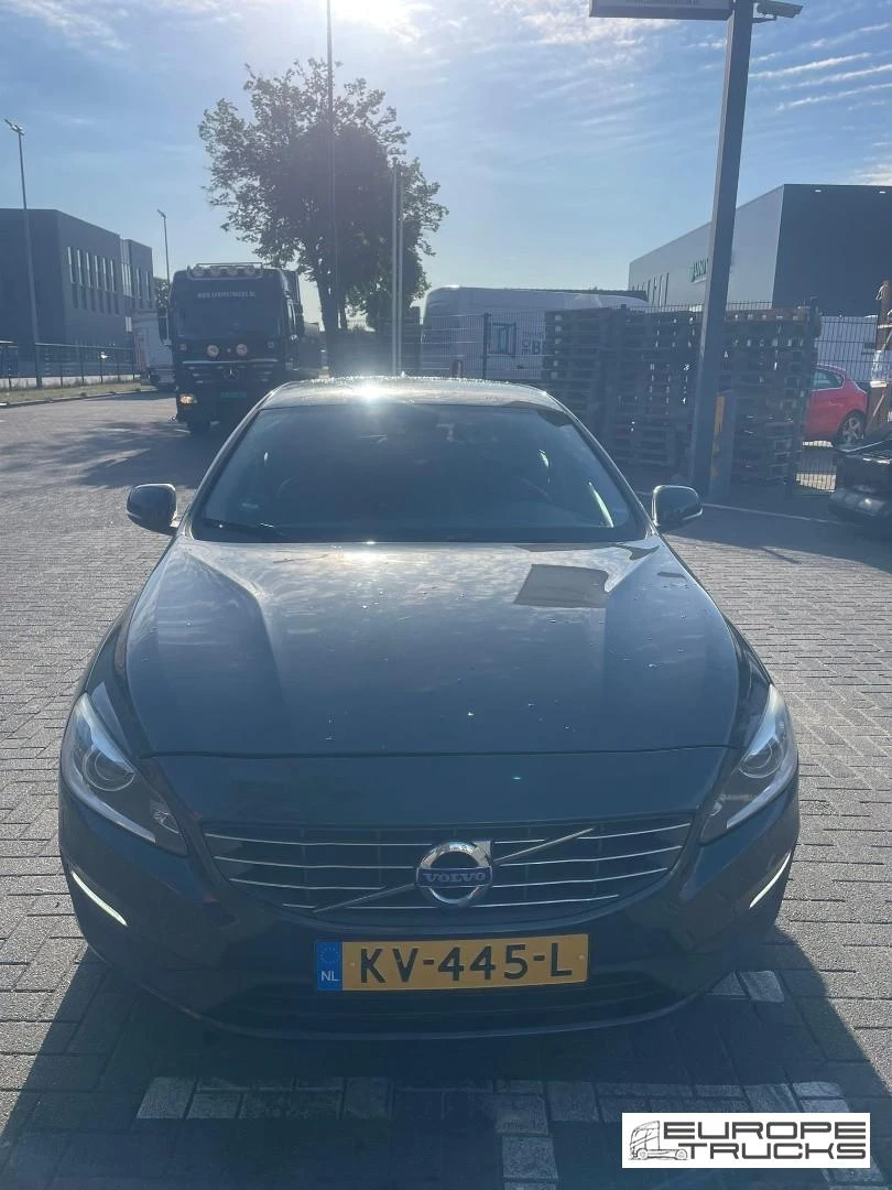 Volvo V60 2016 zdjęcie 8