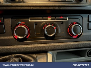 Volkswagen Transporter 2020 - 2.0 TDI 102pk L2H1 Euro6 Airco | Imperiaal | Trekhaak | Camera | Cruisecontrol afbeelding 3 miniatuur
