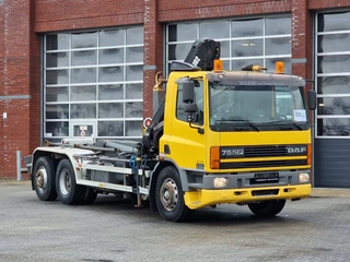 DAF CF 2002 - 250 6x2*4 - Hooklift - HIAB 102 Crane - Manual gearbox - Steering axle - Euro 3 image 28