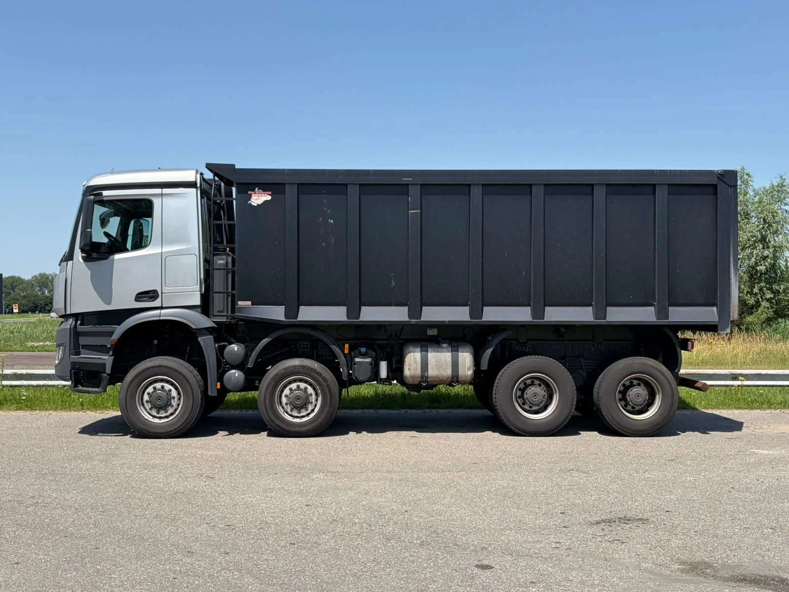 Mercedes-Benz Arocs 4848 8x8 tipper 2020 afbeelding 2