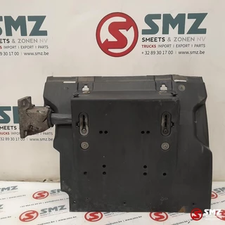 Renault N/A 2017 - Occ spatbord linksachter + spatbordsteun Renault obrazek 1