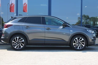 Opel Grandland X 2019 - 1.2 Turbo 130pk Innovation AGR LEDER NAVI CAMERA CARPLAY 19'' TREKHAAK te koop