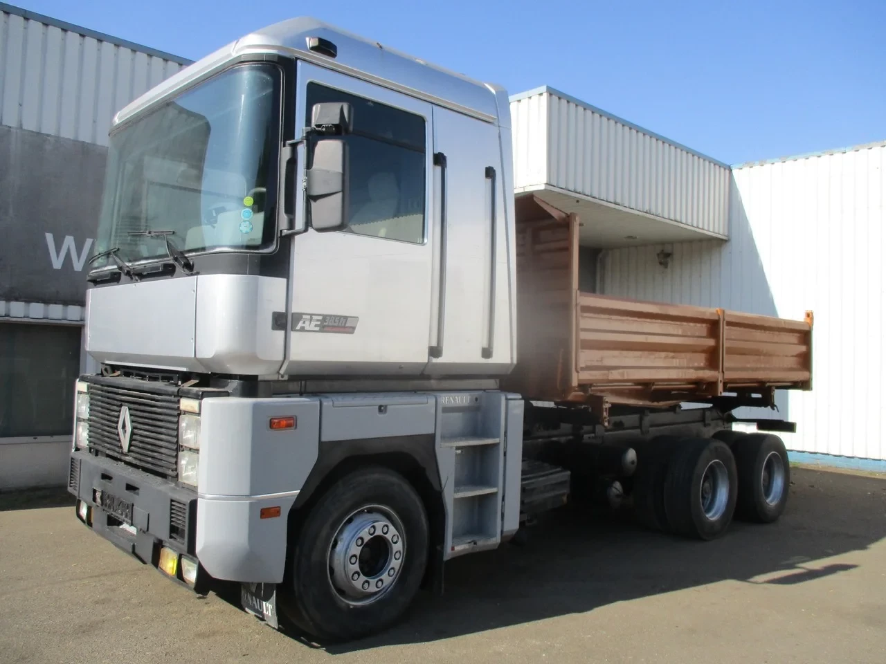 Renault Magnum AE 1993 - 385 TI , 6x4, 3 Way Tipper ,Manual , Airco ,Spring suspension afbeelding 8