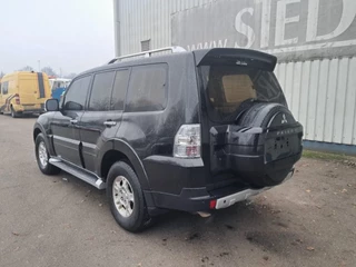 Mitsubishi Pajero 2007 - GLS 3.5 - V6 , 4x4 , 7 Pers., Full Option obrazek 5