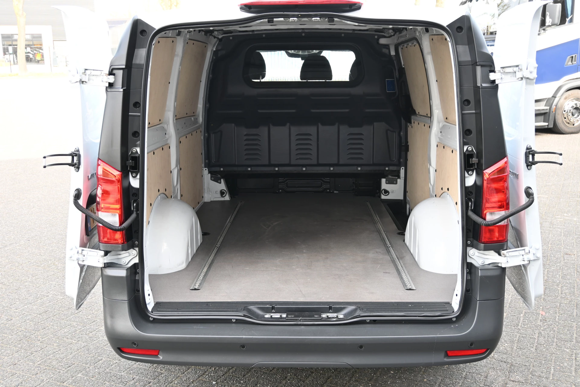 Mercedes-Benz Vito 2024 - 116 CDI L2 Pro imagem 12