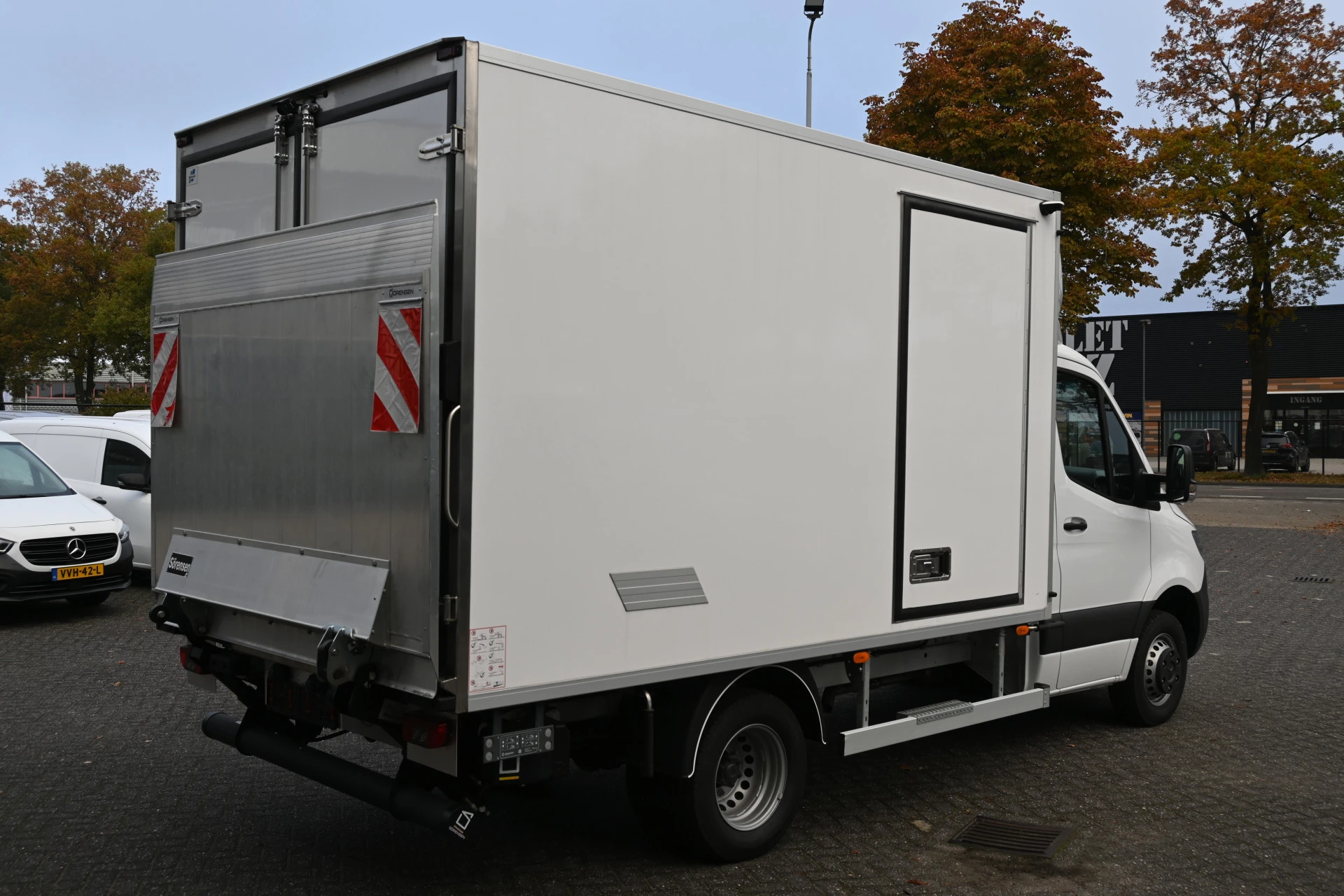 Mercedes-Benz Sprinter 2024 - 517 CDI Koel-vries Bakwagen met laadklep image 4