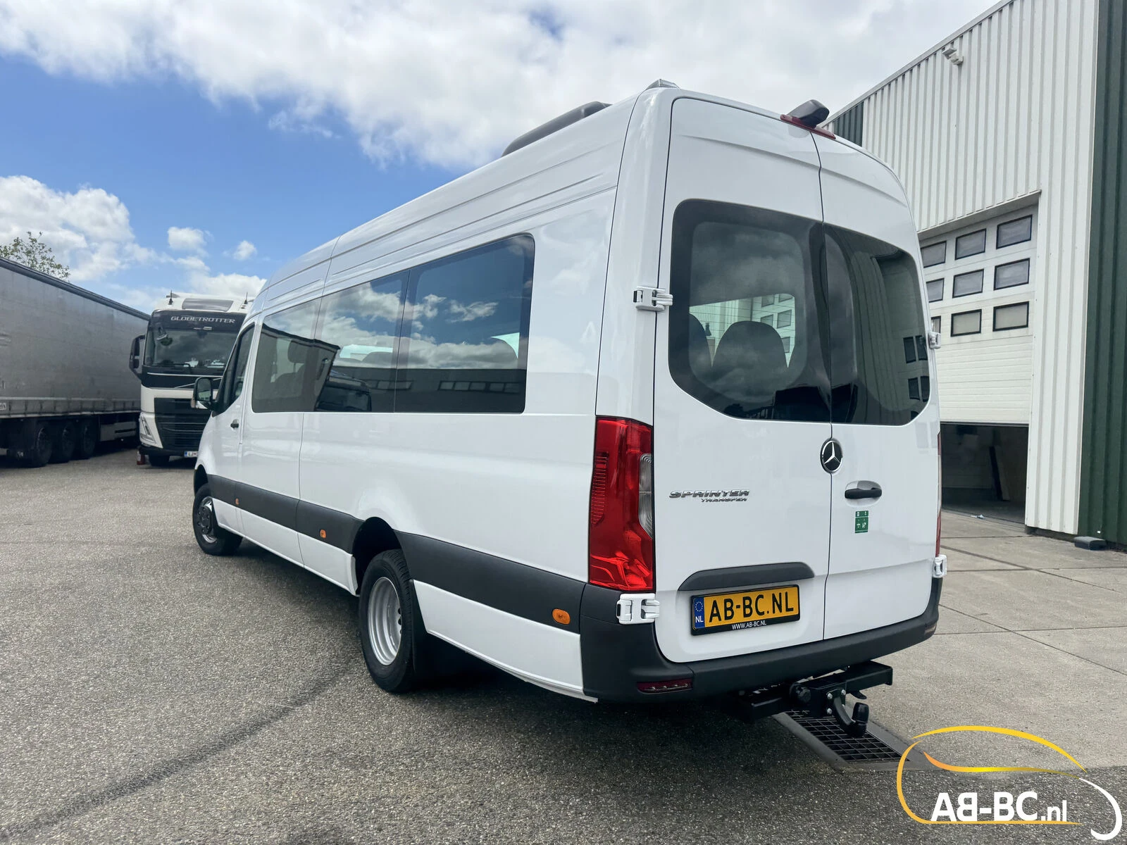 Mercedes-Benz Sprinter 2026 - Transfer 45, 23 Seats, Euro 6 image 21