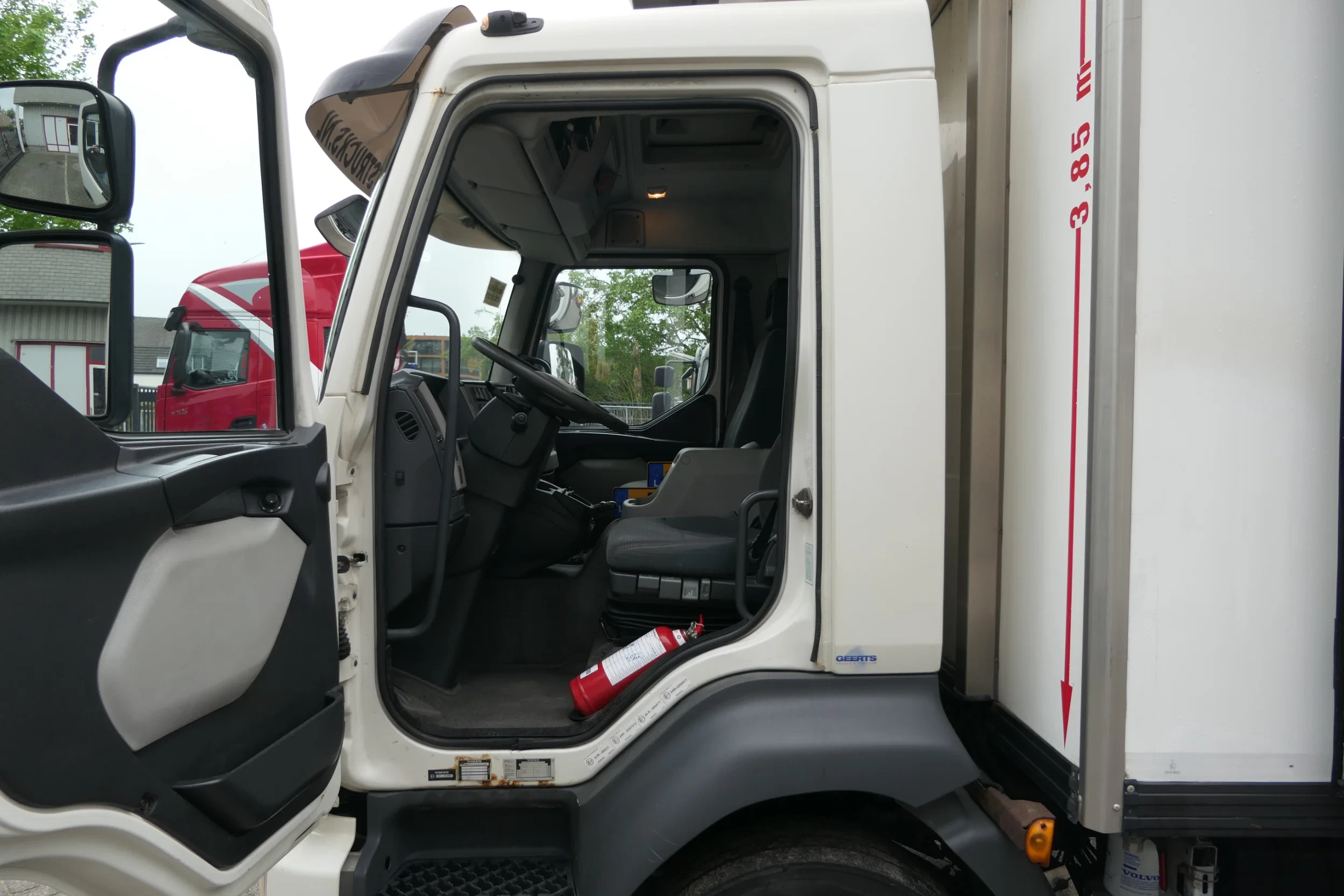 Volvo 240 2013 - FL | Carrier SUPRA 950Mt / Bi-temp | 3 Compartments | 582187Km | 2013 | 12Ton | 6 Cylinder | Dhollandia 1500Kg | TUV/MOT/APK 08-2026 | Luxembourg Truck afbeelding 35