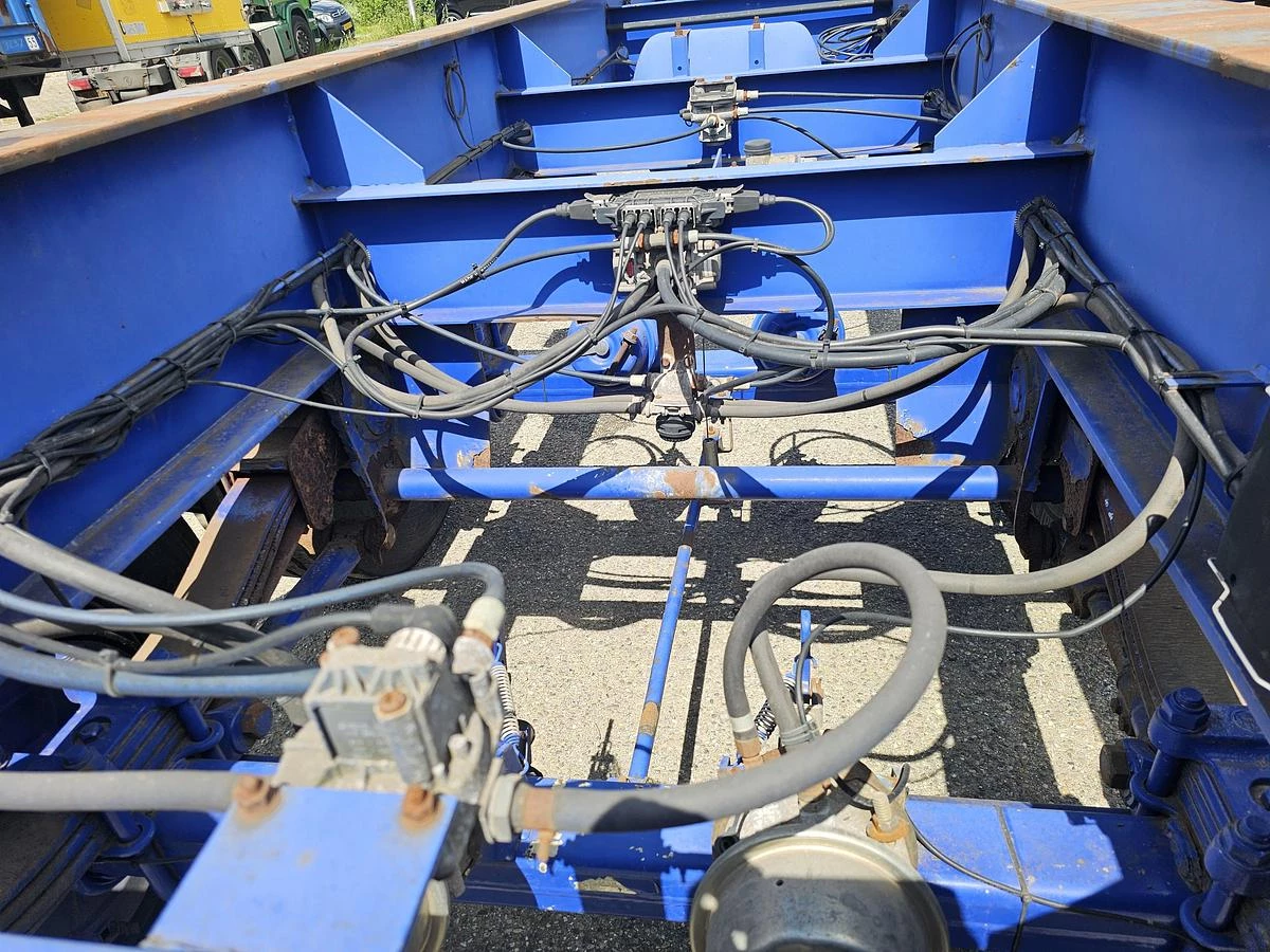 MKF METALLBAU CS 20 -20 FOOT- CONTAINER CHASSIS -HEAVY DUTY- BPW DRUM -STEEL SUSPENSION- GOOD QUALITY. 2006 obrázek 18