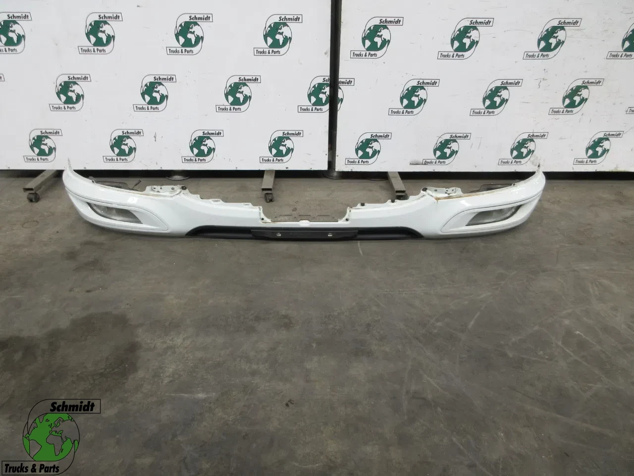DAF CF 450 - 1876631 DAF BUMPER MODEL 2021 EURO 6 NIEUWE EN GEBRUIKT obrázek 1