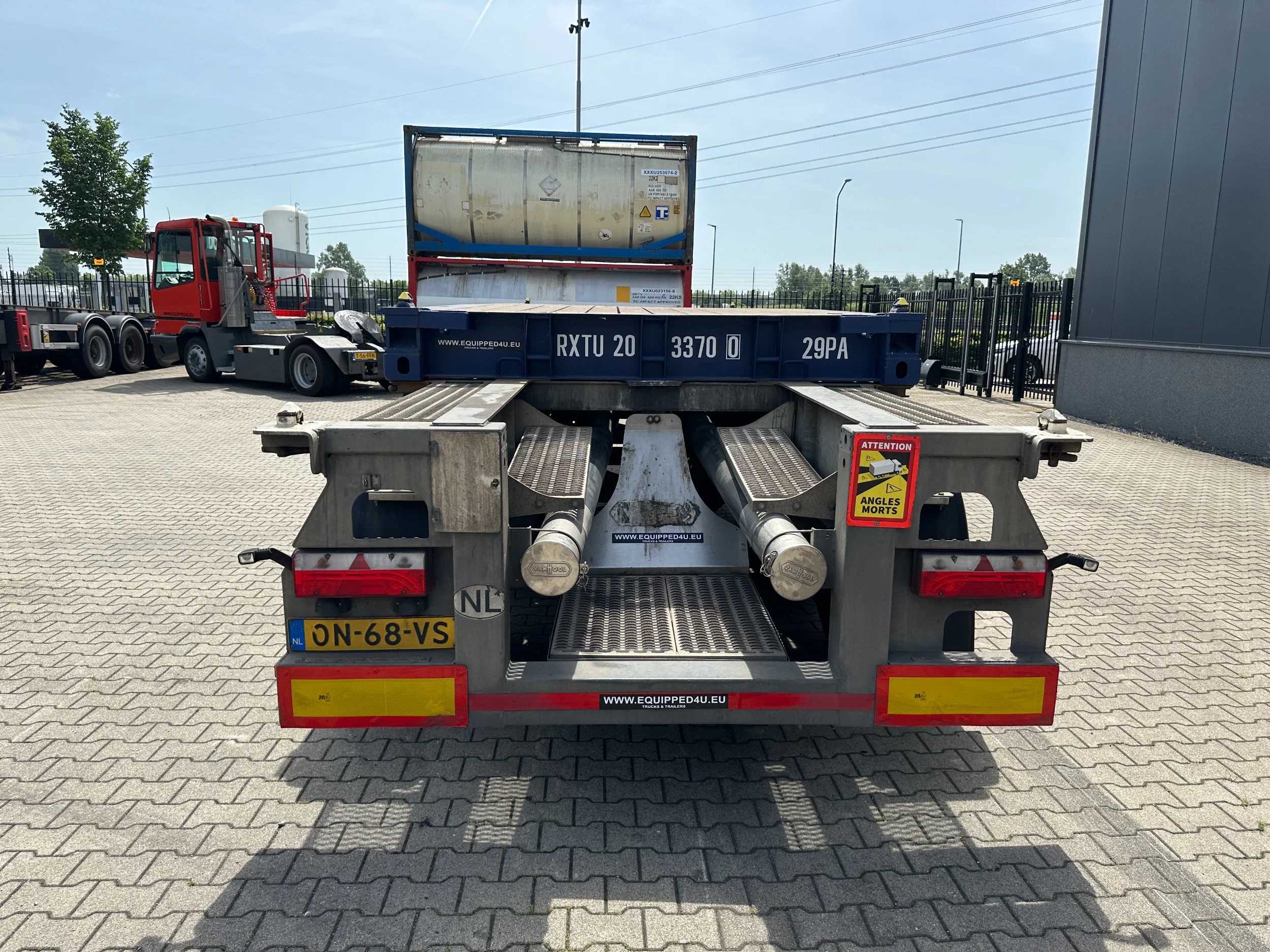 Van Hool 2015 - 20FT/30FT ADR CHASSIS + NEW 20FT FLATRACK hardwooden floor image 4