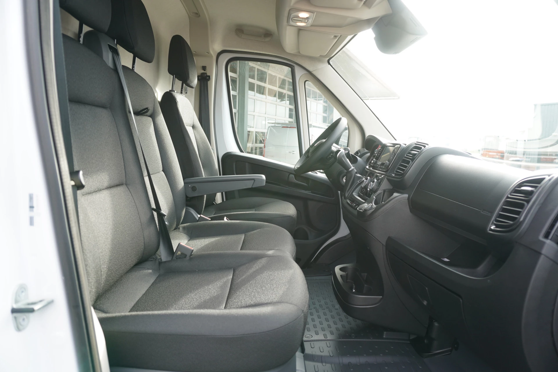 Fiat Ducato 2024 - 2.2 MultiJet 180PK S&S L3H2 Automaat image 13