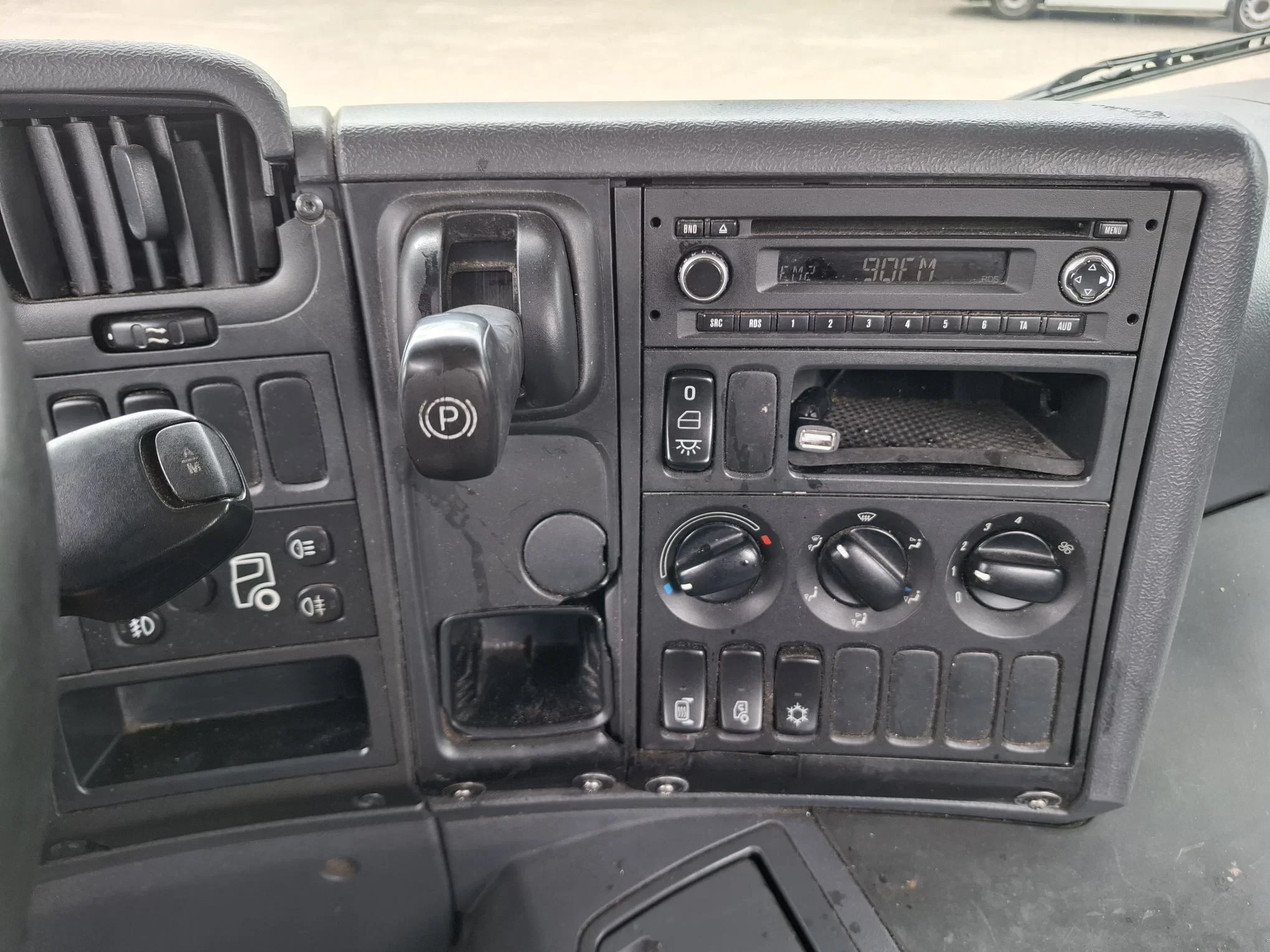 Scania P 2012 - P420 / TUV:03-07-2026 / GOOD TYRES / AIRCO / AUTOMATIC / EURO-5 / 2012 obrázek 20
