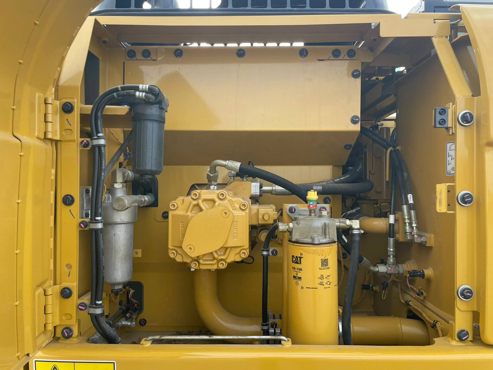 Caterpillar 323D3 2025 Bild 30