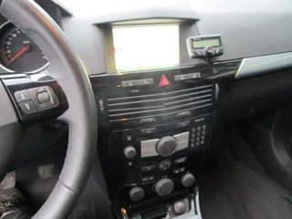 Opel Astra 2009 - 1.7 CDTI , NOT RUNNING , Navi , Airco , lederen bekleding obrazek 13