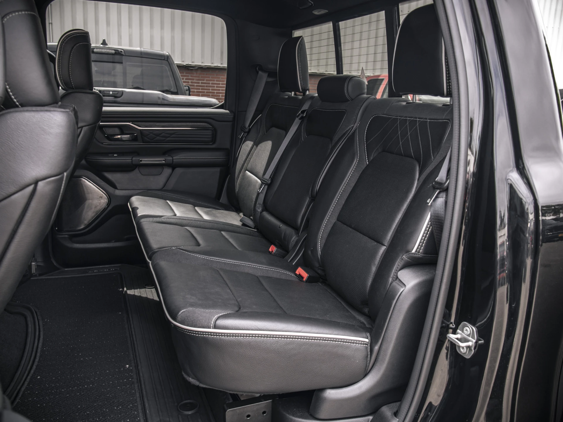 Dodge Ram 1500 2024 - Limited Night Hurricane | 3.0L High Output 540pk 4x4 Crew Cab image 15