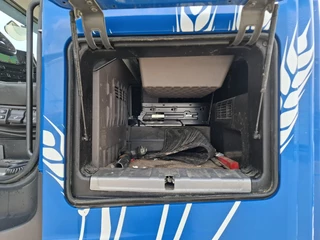 Scania R 2021 - NGS R650 V8 / 8X2 / RETARDER / TECHNICAL 80TON / 9TON FRONT AXLE / ONLY:687461 KM / LWDS / LEATHER / NAVI / FRIDGE / AUTOMATIC / EURO-6 / 2021 изображение 36
